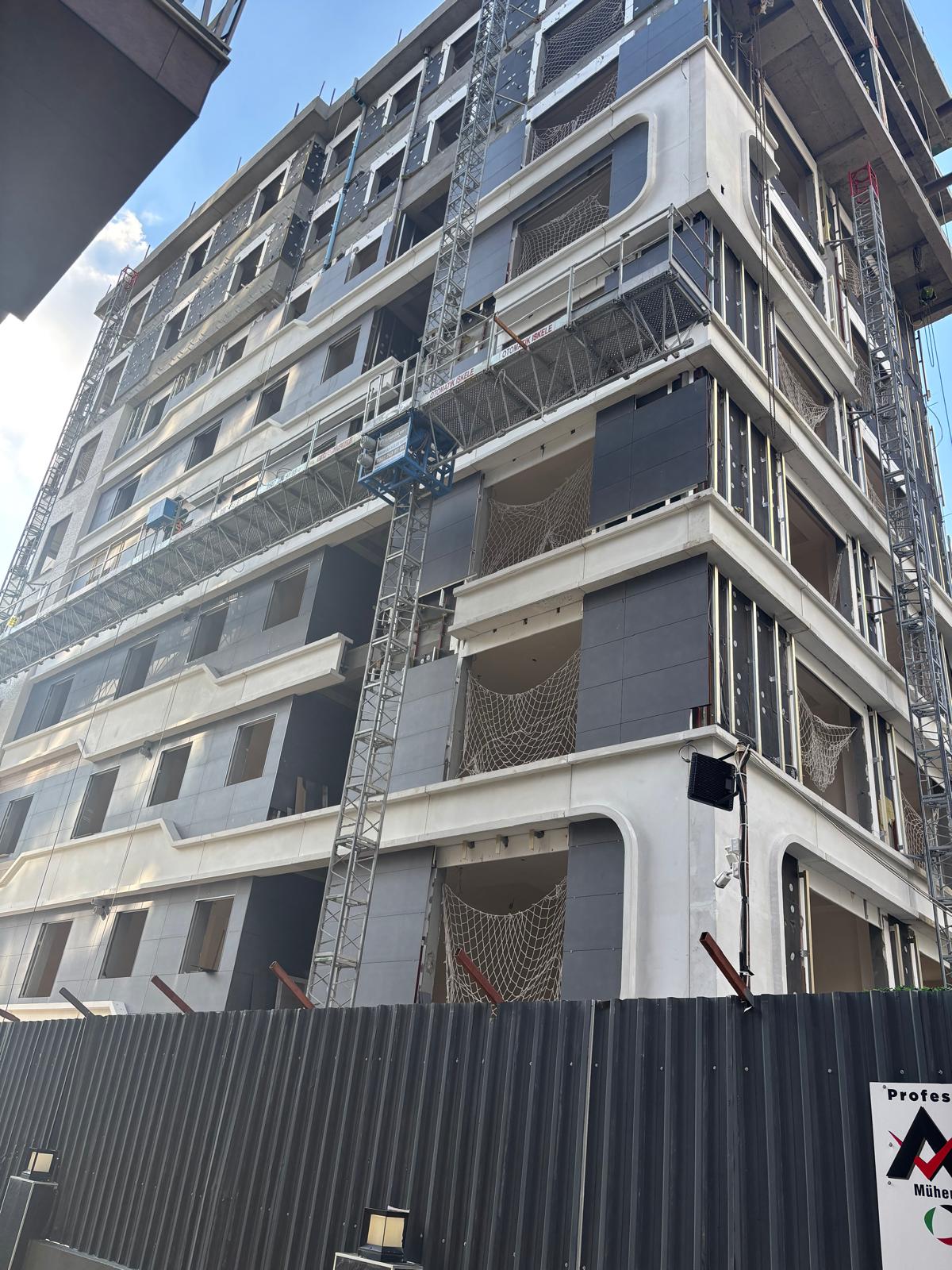 Üçay İnşaat Beste Apartmanı - Kalamış